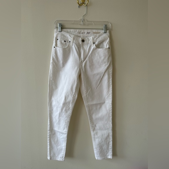Levi’s High Rise Demi Curve Jeans - Picture 4 of 6